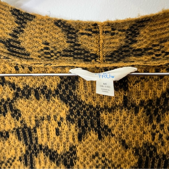 Time & Tru Woman’s Oversized Animal Print Open Front Cardigan - Picture 3 of 3